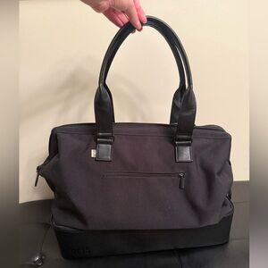 Beis weekender bag in black